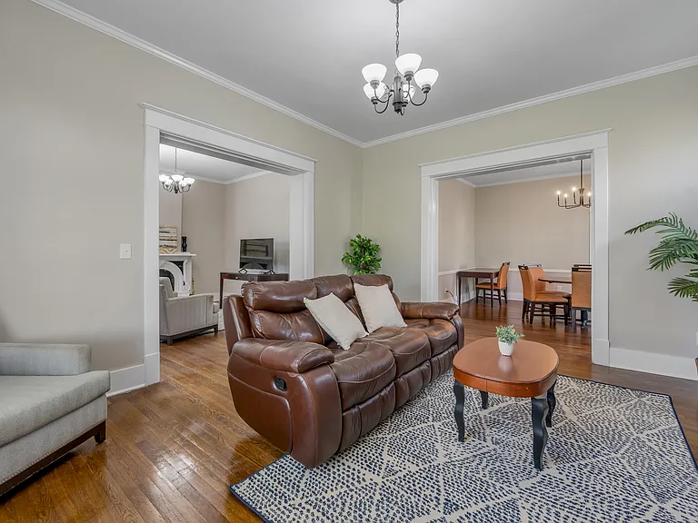 1616 Versailles Rd — Photo 5
