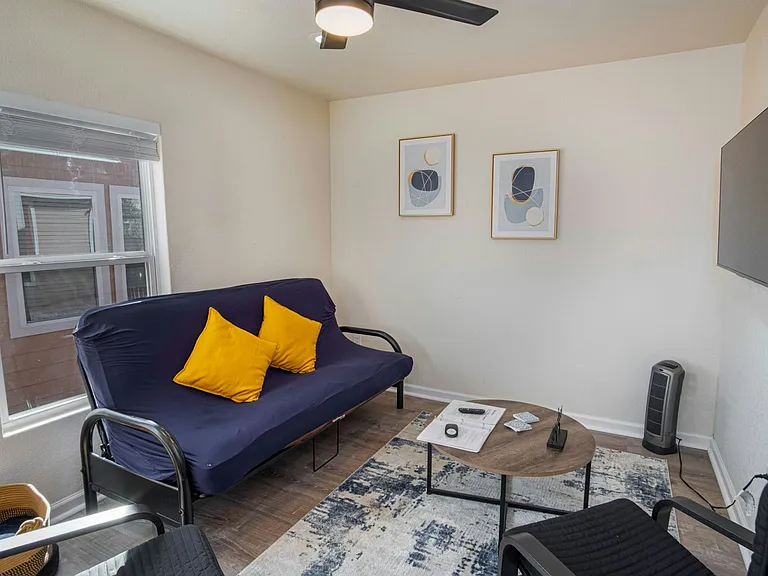241 Delmar St #2 — Photo 4