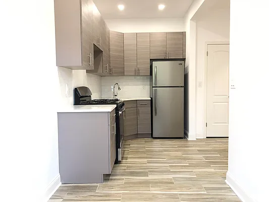 Rented by Lang Realty LLC | media 4