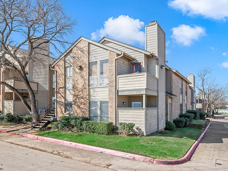 1608 Pecan Chase Cir #19 — Photo 2