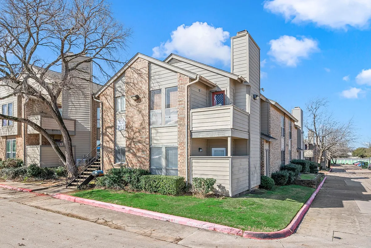 Building Photo - 1608 Pecan Chase Cir #19