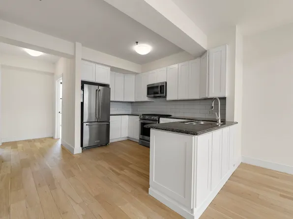 300 Communipaw Avenue image 15 of 50