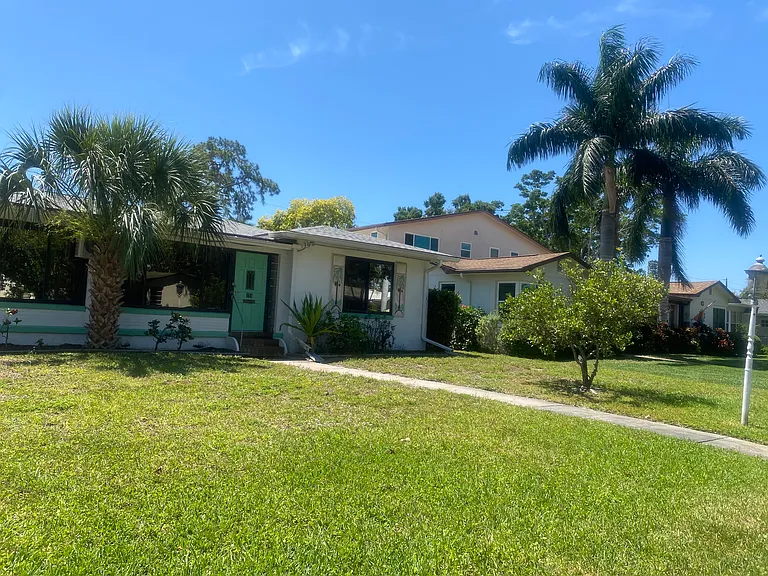 251 Mateo Way NE — Photo 3