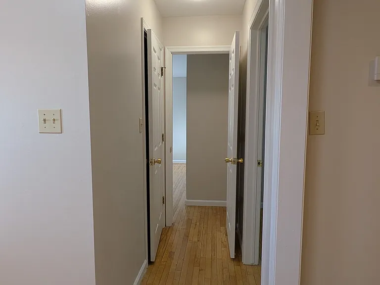 1516 Main St #6 — Photo 9