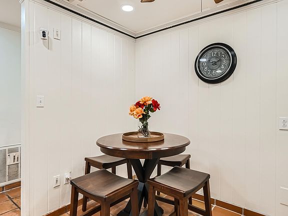 Breakfast nook