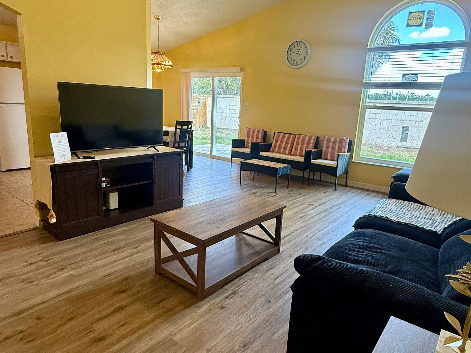 2 bed, 1330 sqft, $3,200 — Photo 1