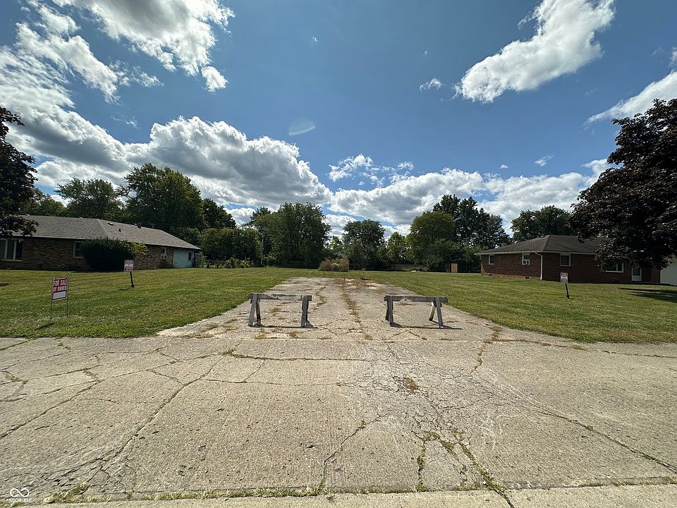 2nd image of 121 Darin Ct