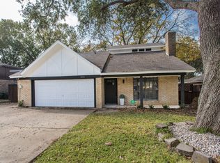 1918 Longmeadow Dr, Arlington, TX 76015