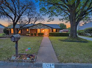 1325 Hemphill Dr, Cleburne, TX 76033