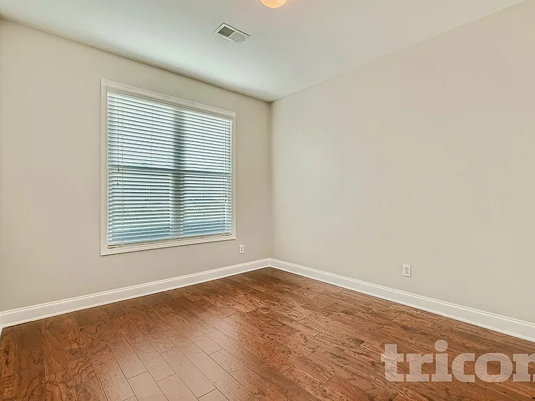 87 Thomas Place Dr — Photo 8
