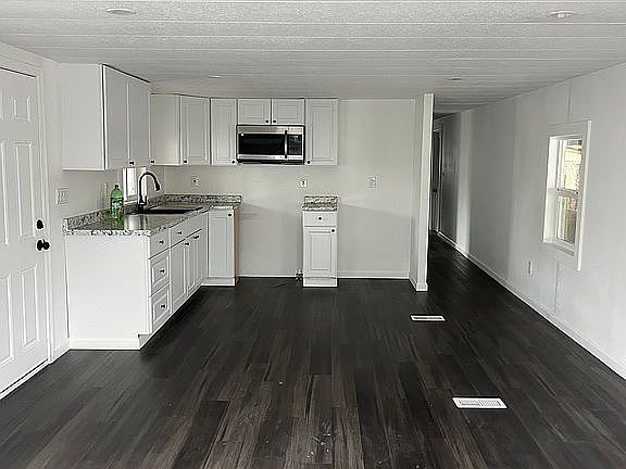 5th image of 21100 NE Sandy Blvd Unit 113
