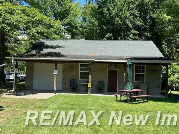 4170/4161 Bay View Dr, Beaverton, MI 48612