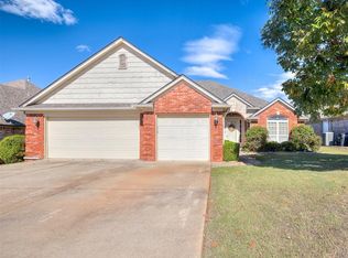 2625 SE 8th St, Moore, OK 73160