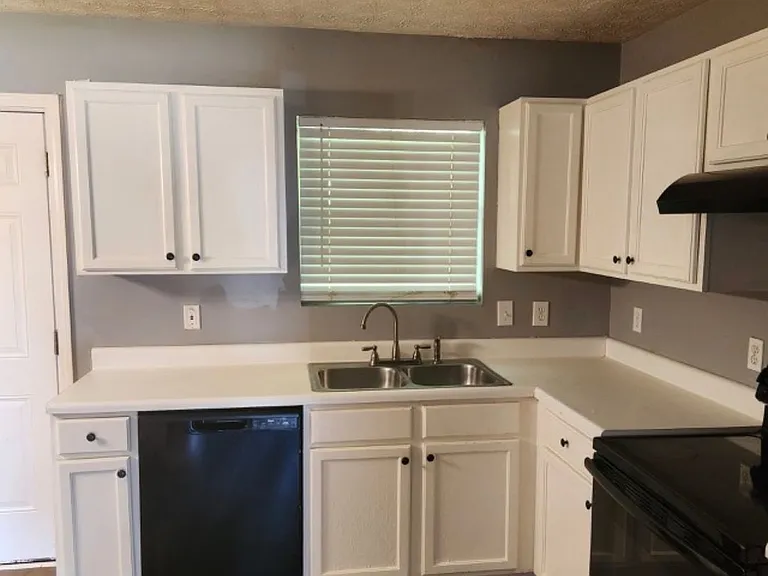 5504 Moriah Ln — Photo 7
