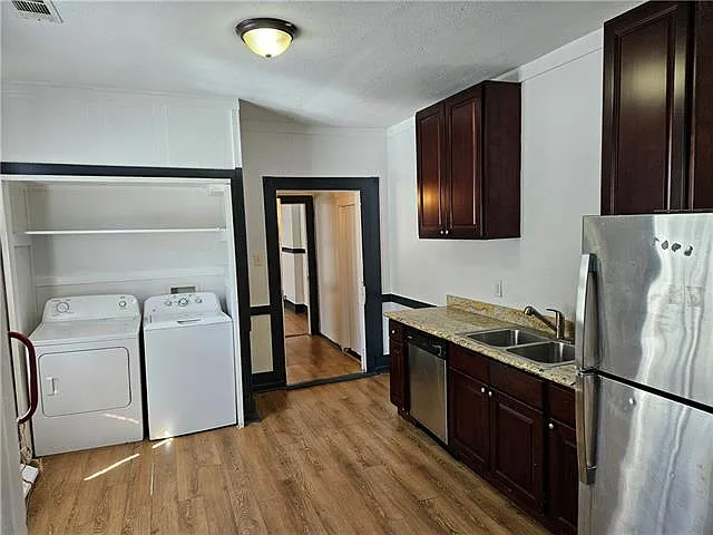 1 bed, 1.0 bath, 673 sqft, $1,200 — Photo 4