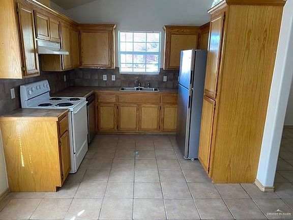 2nd image of 710 S Dfw Dr