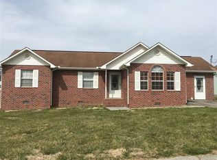 1127 Liberty Hall Dr, Morristown, TN 37813