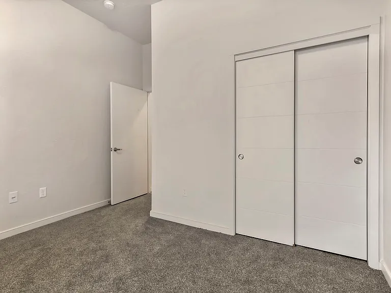Parkway Apartments — Photo 50