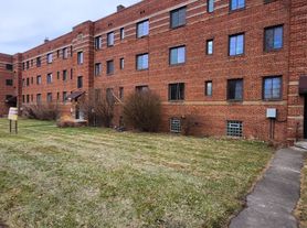 2469 Noble Rd, Cleveland, OH