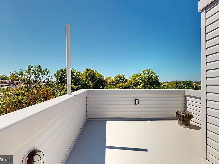 511 N Paxon St — Photo 32