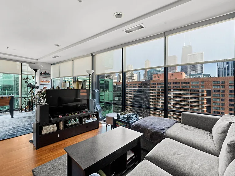 240 E Illinois St #1802 — Photo 12