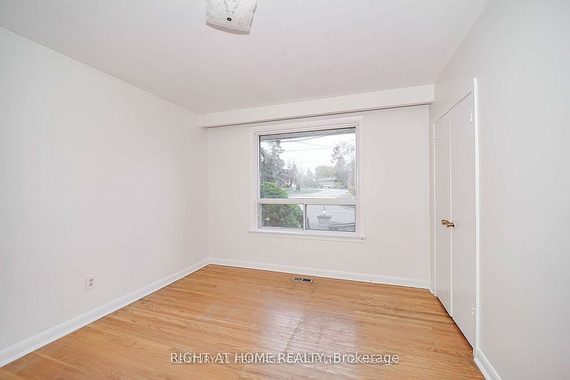 Toronto House for rent - 4 Bedrooms — photo 10
