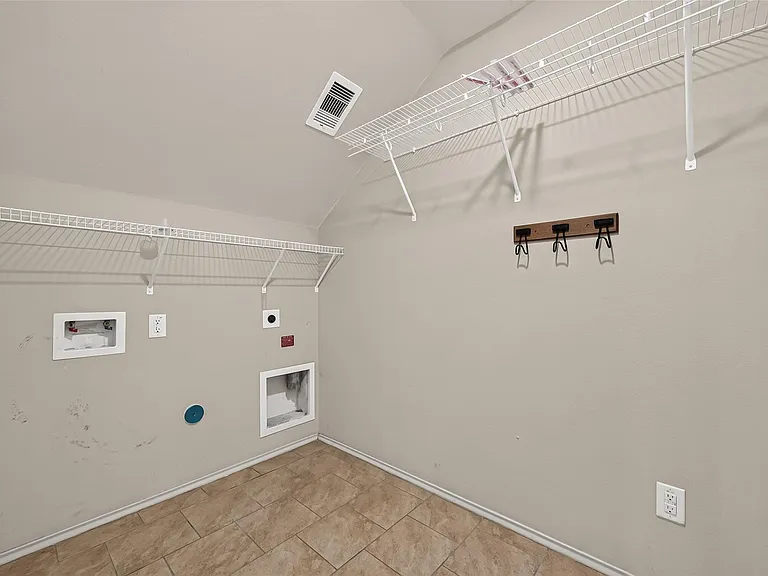 23718 Water Hickory Dr — Photo 27