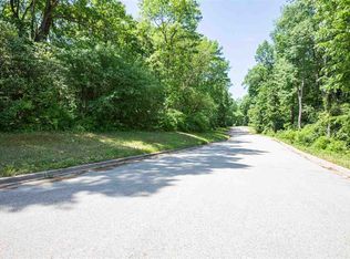 7102 Forest Oak Dr, McHenry, IL 60050