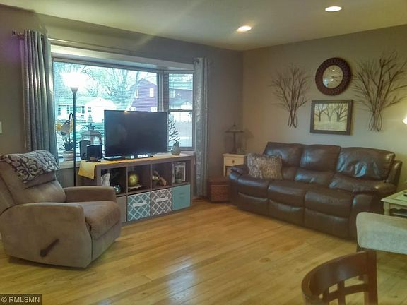5th image of 250 105th Ln NW