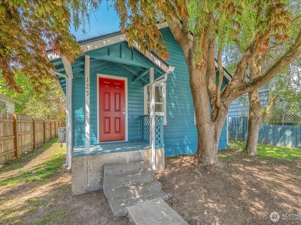 123 18th Avenue, Longview, WA 98632