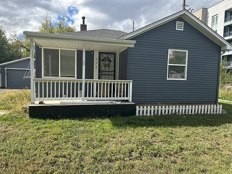 995 Benton St — Photo 1