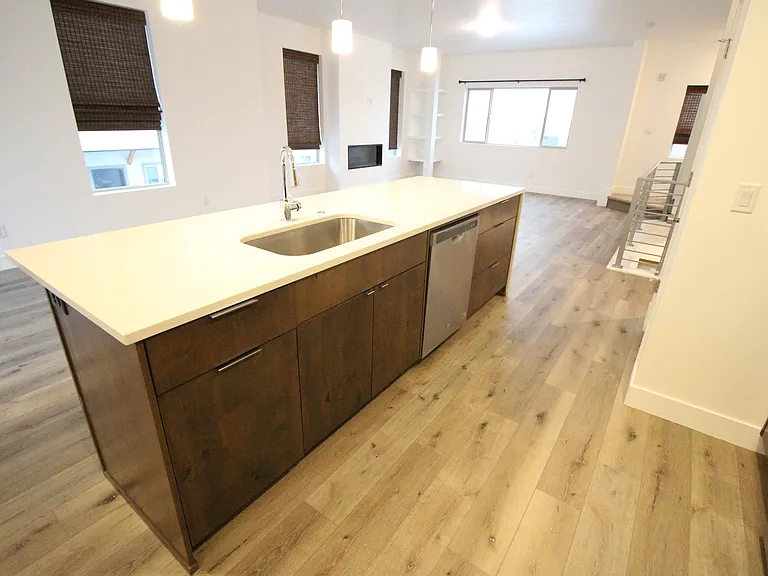 463 W 2200 N — Photo 15