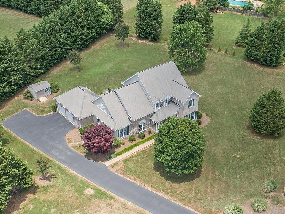1st image of 80 Carlisle Ct