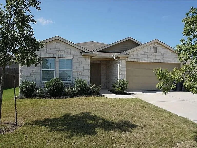 3 bed, 2.0 bath, 1391 sqft, $1,750 — Photo 1
