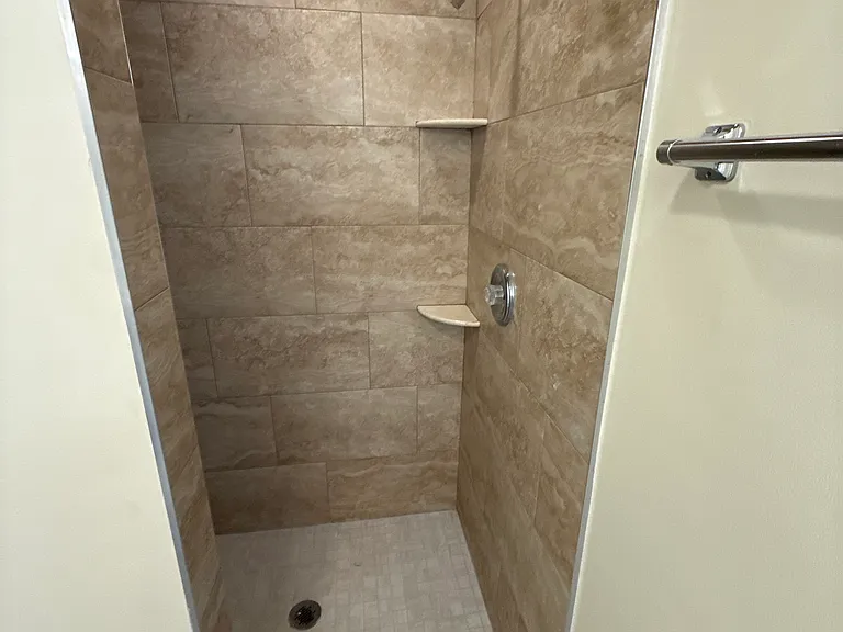 314 Morningside Dr #B — Photo 32