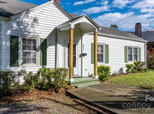 834 6th Ave NW, Hickory, NC 28601
