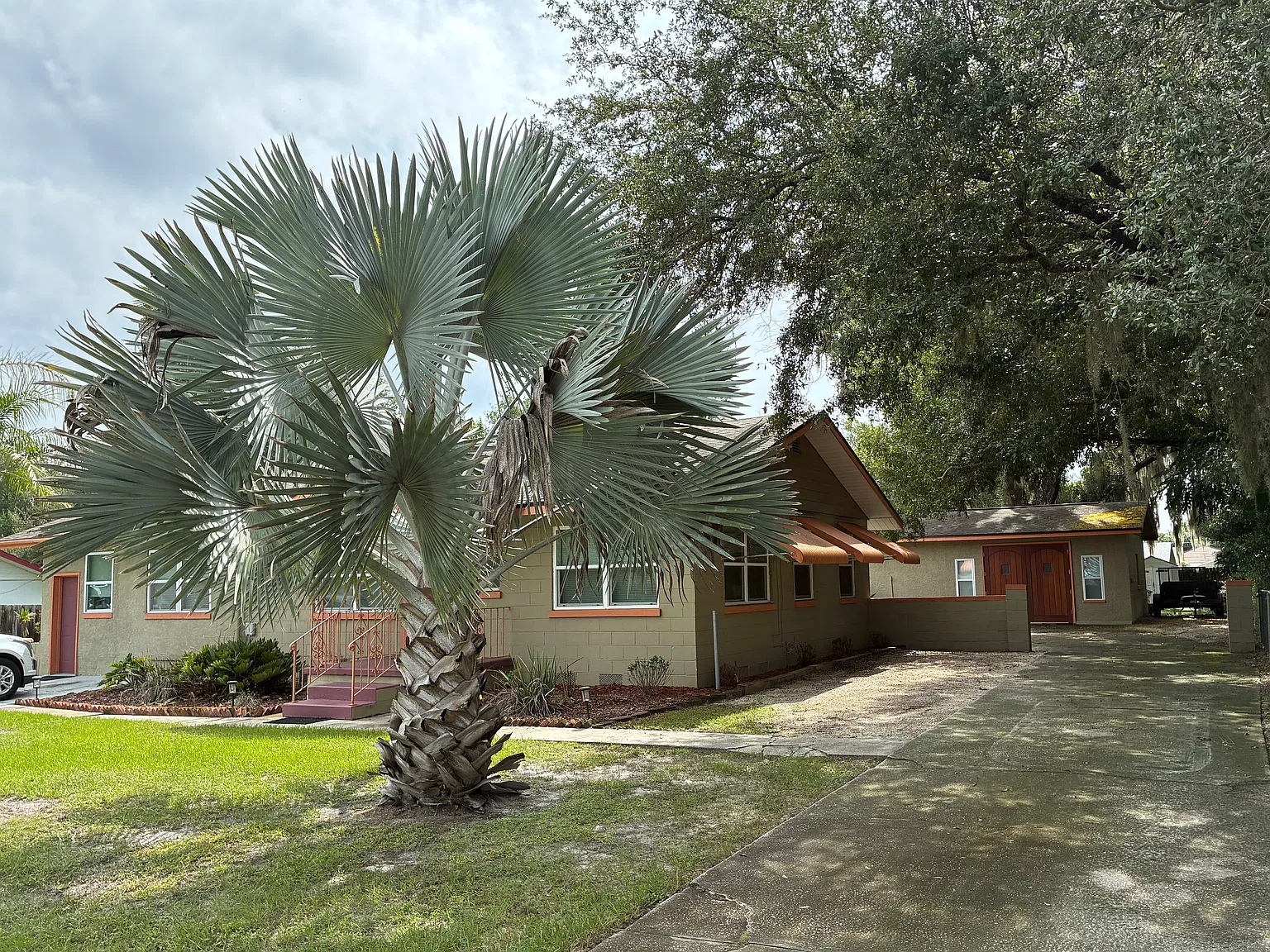 9 Smyrna Dr — Photo 1