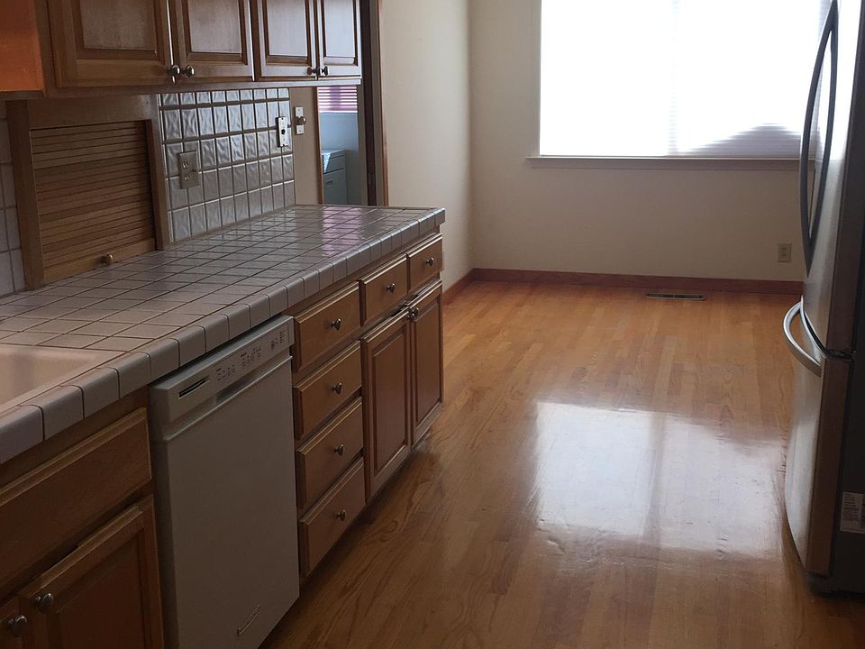 2nd image of 2435 Saint Lawrence Dr