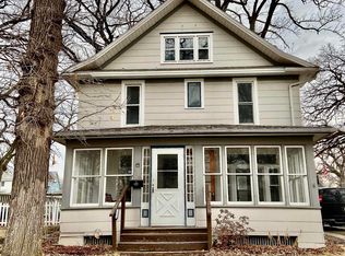 916 N Delaware Ave, Mason City, IA 50401