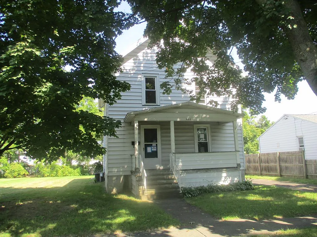 328 W Center St photo 1