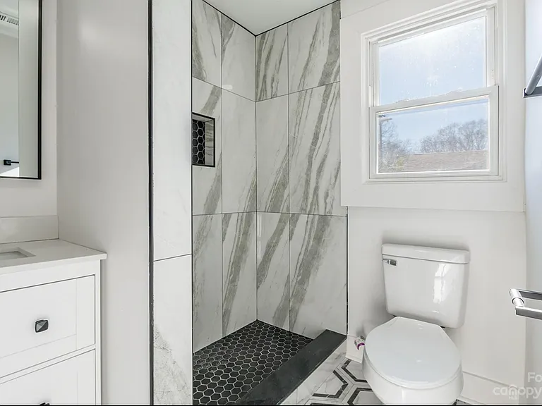 826 Hamrick St — Photo 4