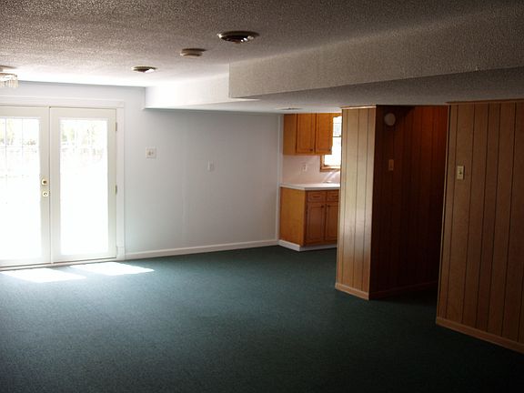 3rd image of 220 Halifax St