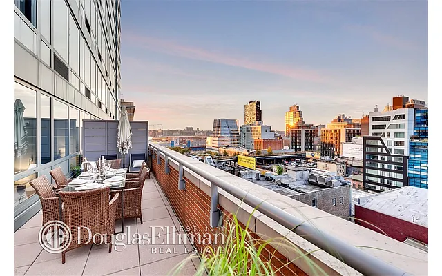 Sold by Douglas Elliman | media 24