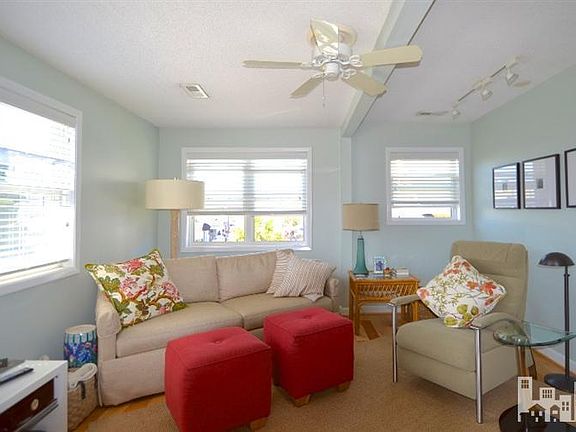 4th image of 105 N Lumina Avenue B