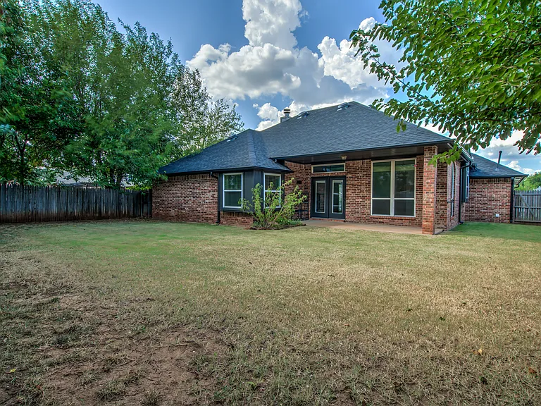 1908 Joseph Dr — Photo 10
