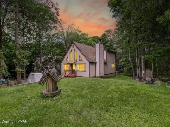 120 Moccasin Trl, Pocono Lake, PA 18347