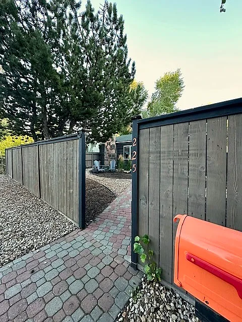225 NW Florida Ave — Photo 2