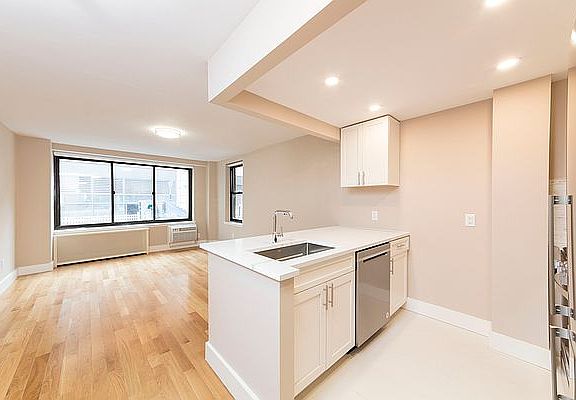 4th image of 792 Columbus Ave #12MN
