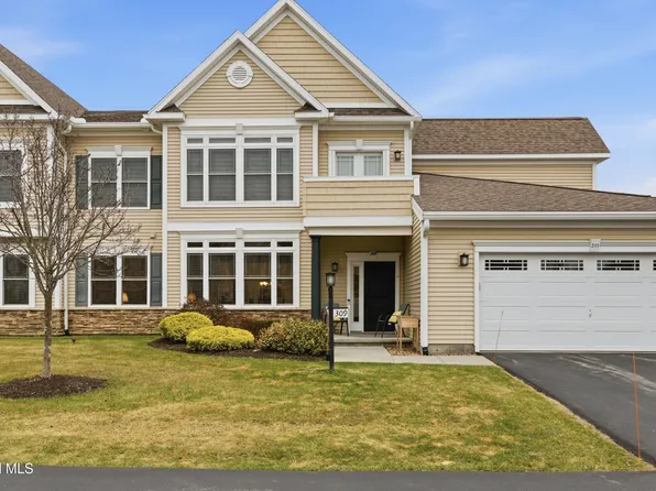 309 Lois Lane, Schenectady, NY 12304