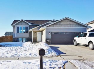 2724 Academy Rd, Minot, ND 58703